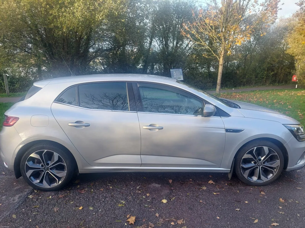 Renault Megane 2019 - Image 2