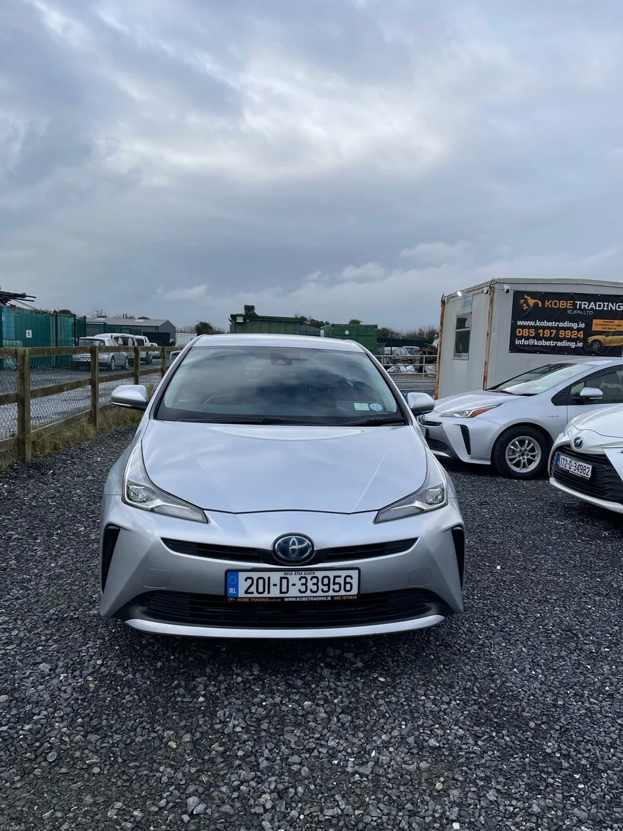 Toyota Prius 2020🚗 Hybrid excellent condition - Image 2