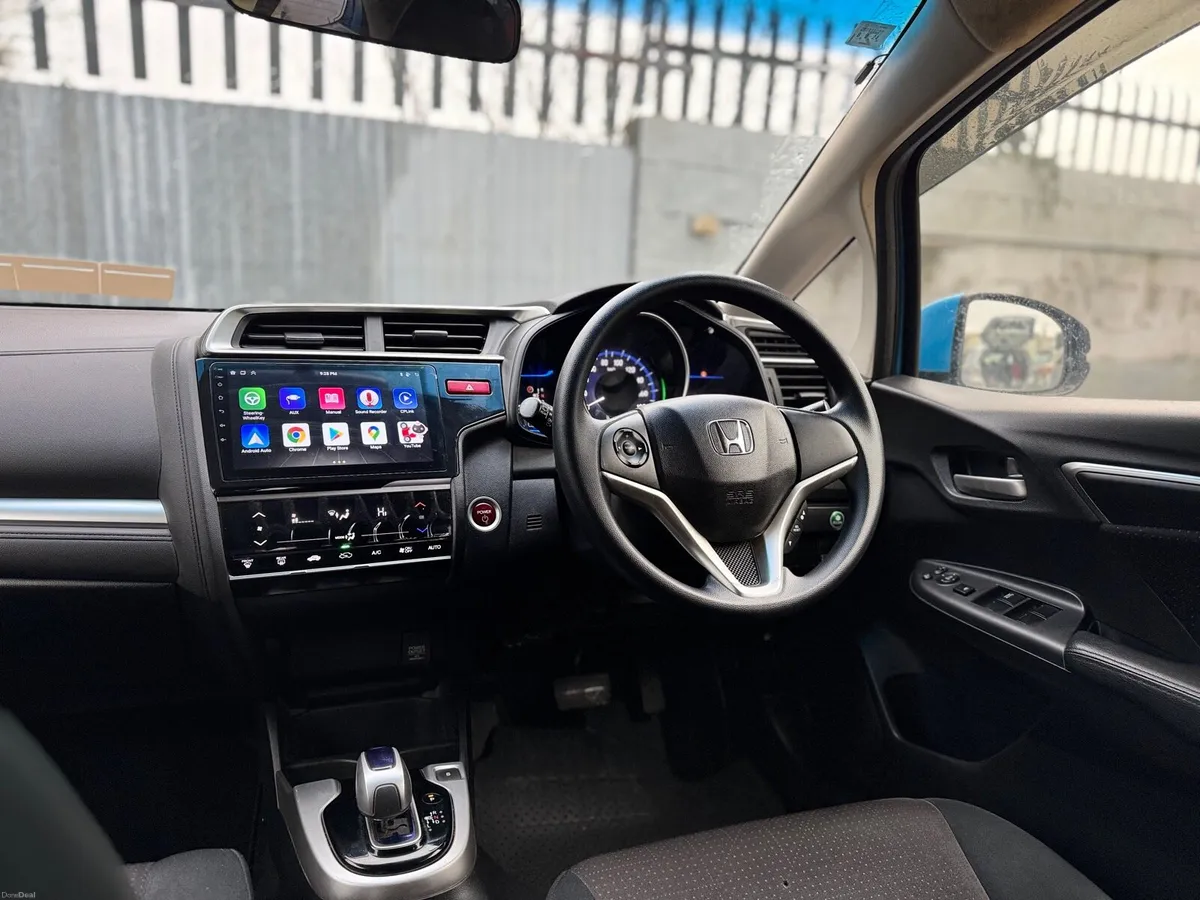 2015 HONDA FIT. 71K KMS ONLY. NEW NCT. AUTO 1.5L - Image 4