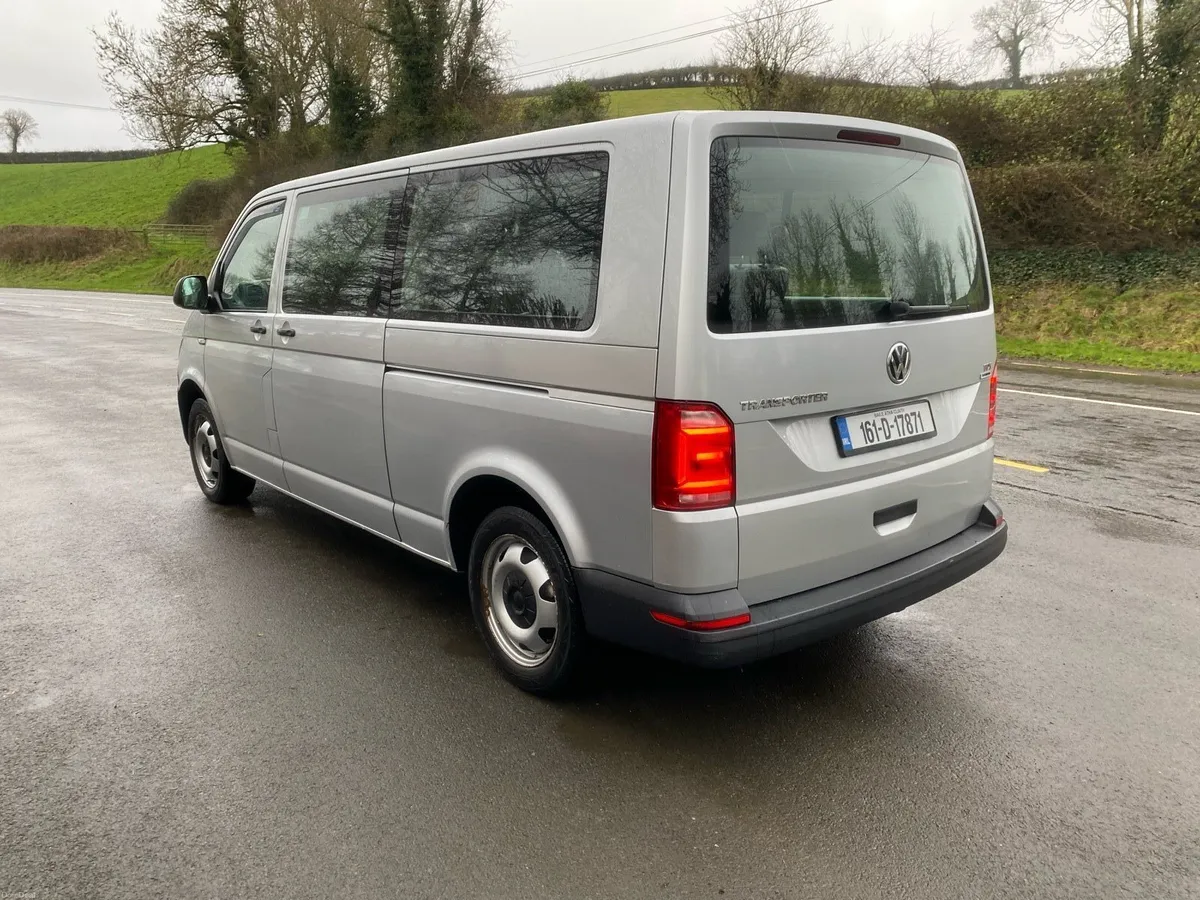 161 VW TRANSPORTER 2.0TDI DSG AUTO 9 SEATER - Image 4