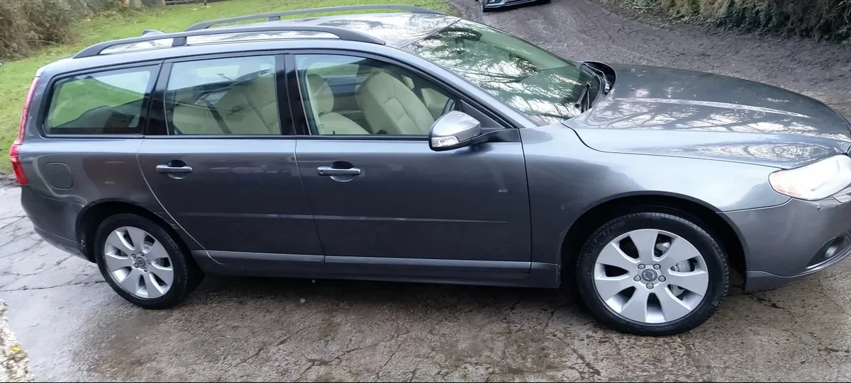 Volvo V70 2007 Automatic - Image 1
