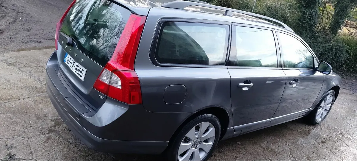 Volvo V70 2007 Automatic - Image 3
