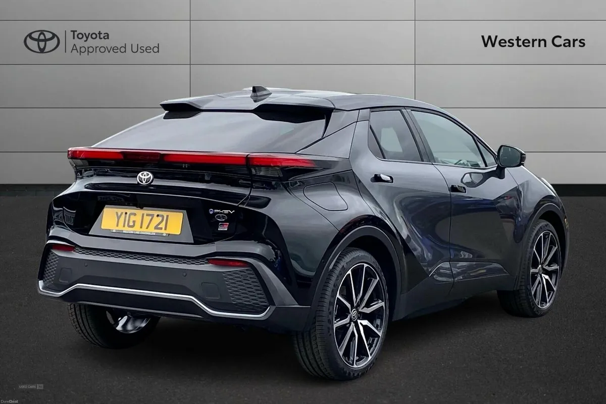 Toyota C-HR 2.0 VVT-h 13.6 kWh GR SPORT CVT Euro 6 - Image 2