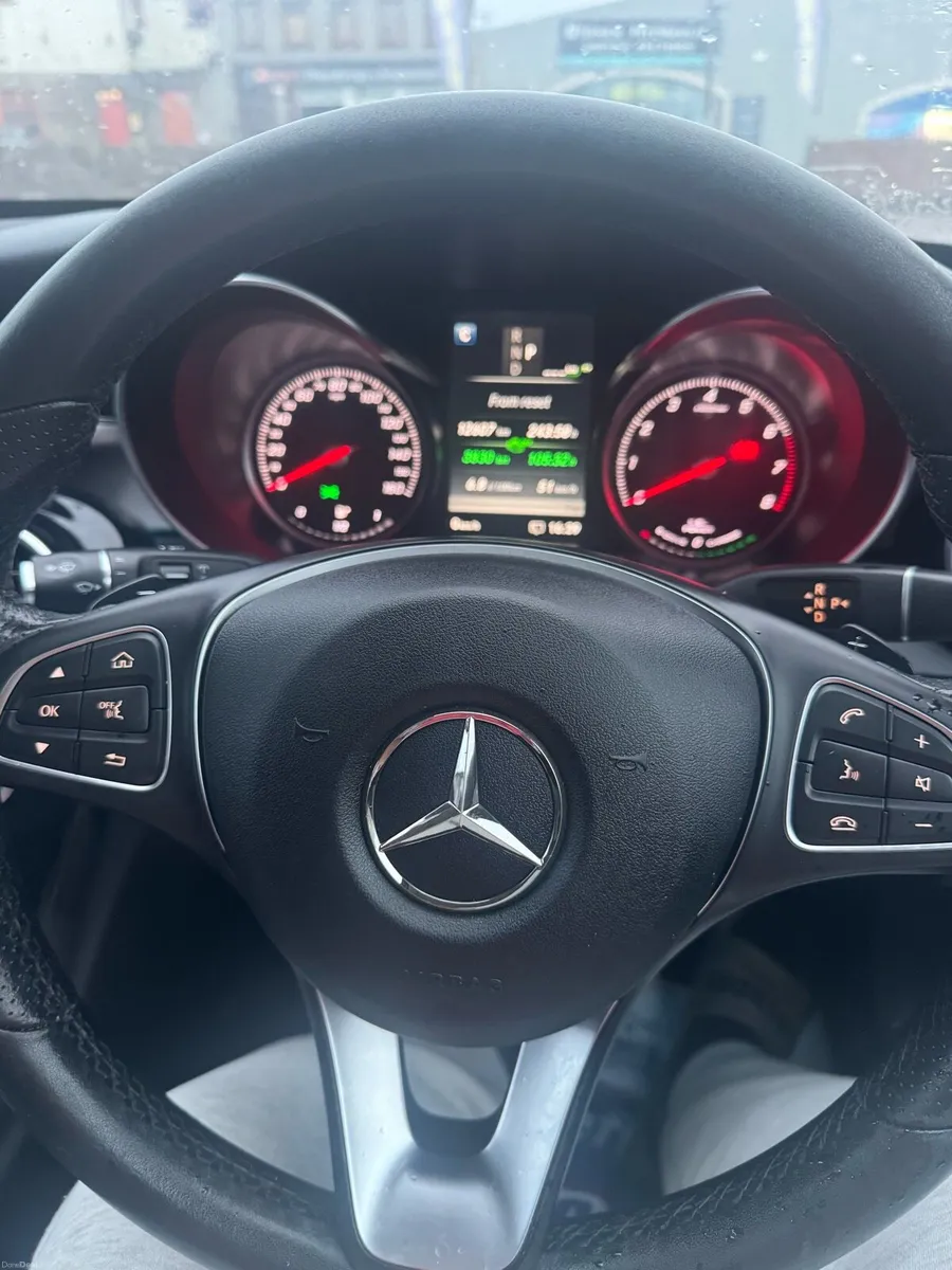 Mercedes Benz - Image 4