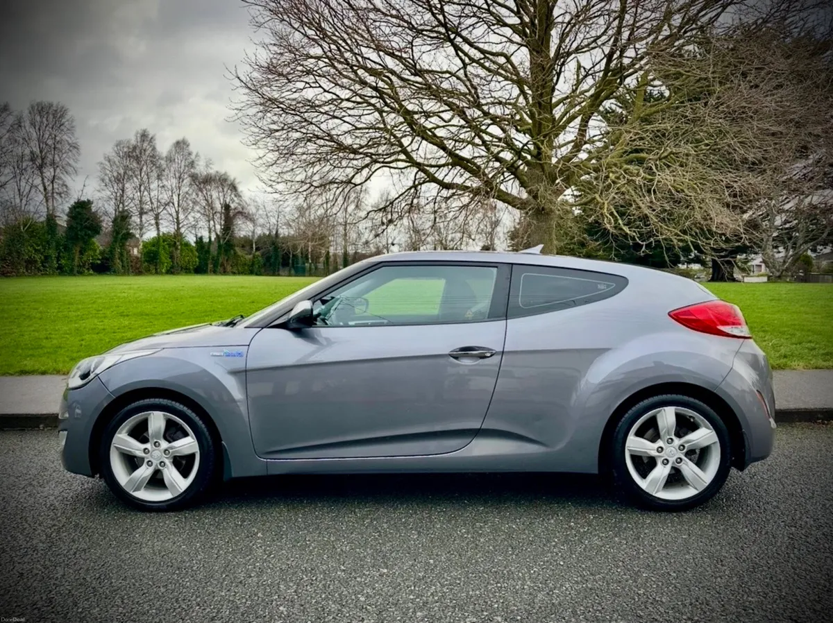Hyundai Veloster 1.6 Petrol. - Image 3