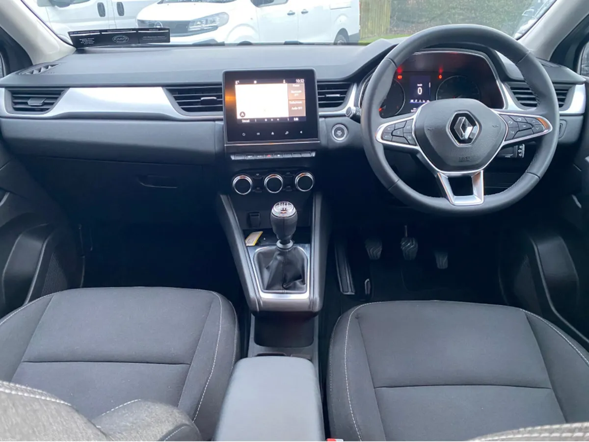 Renault Captur ICONIC 1.5DCI 95 MANUAL 5DR - Image 3