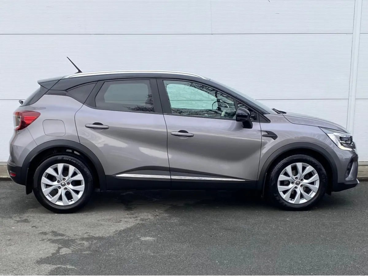 Renault Captur ICONIC 1.5DCI 95 MANUAL 5DR - Image 4