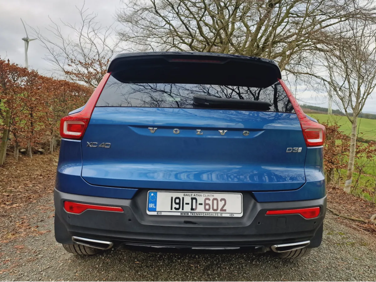 Volvo XC40 R-DESIGN 5DR AUTO FINANCE AVAILABLE - Image 4