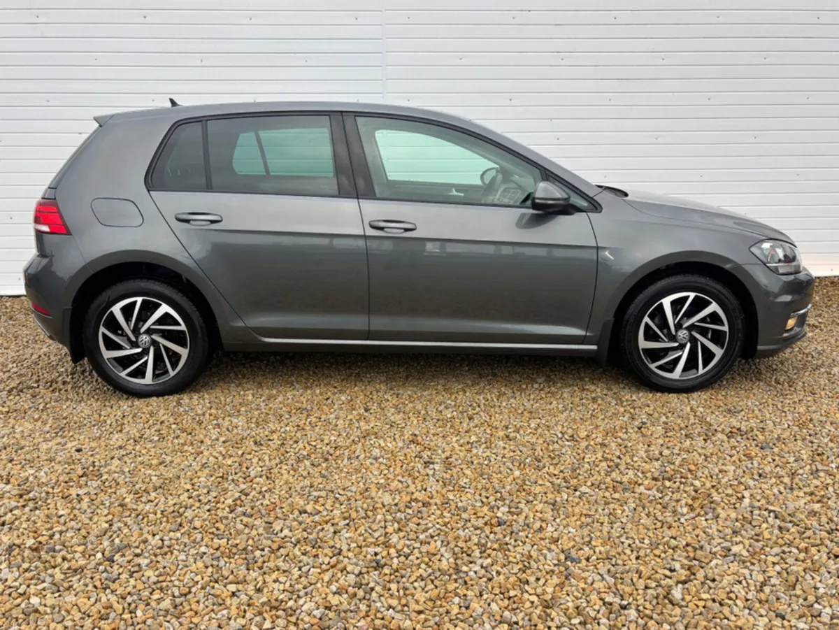 Volkswagen Golf 1.6 TDI MATCH 115PS 5DR - Image 4