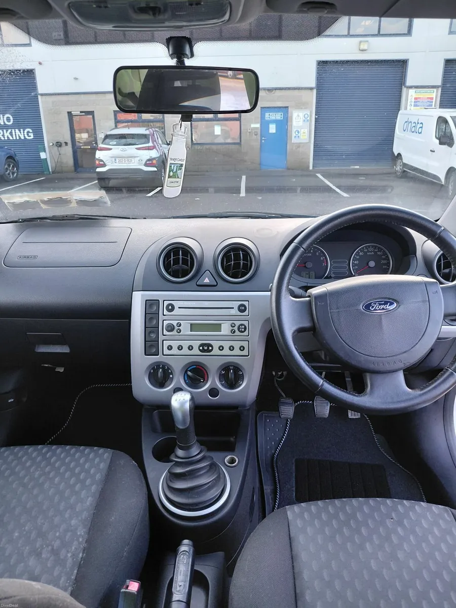 Ford Fiesta 2005 - Image 2