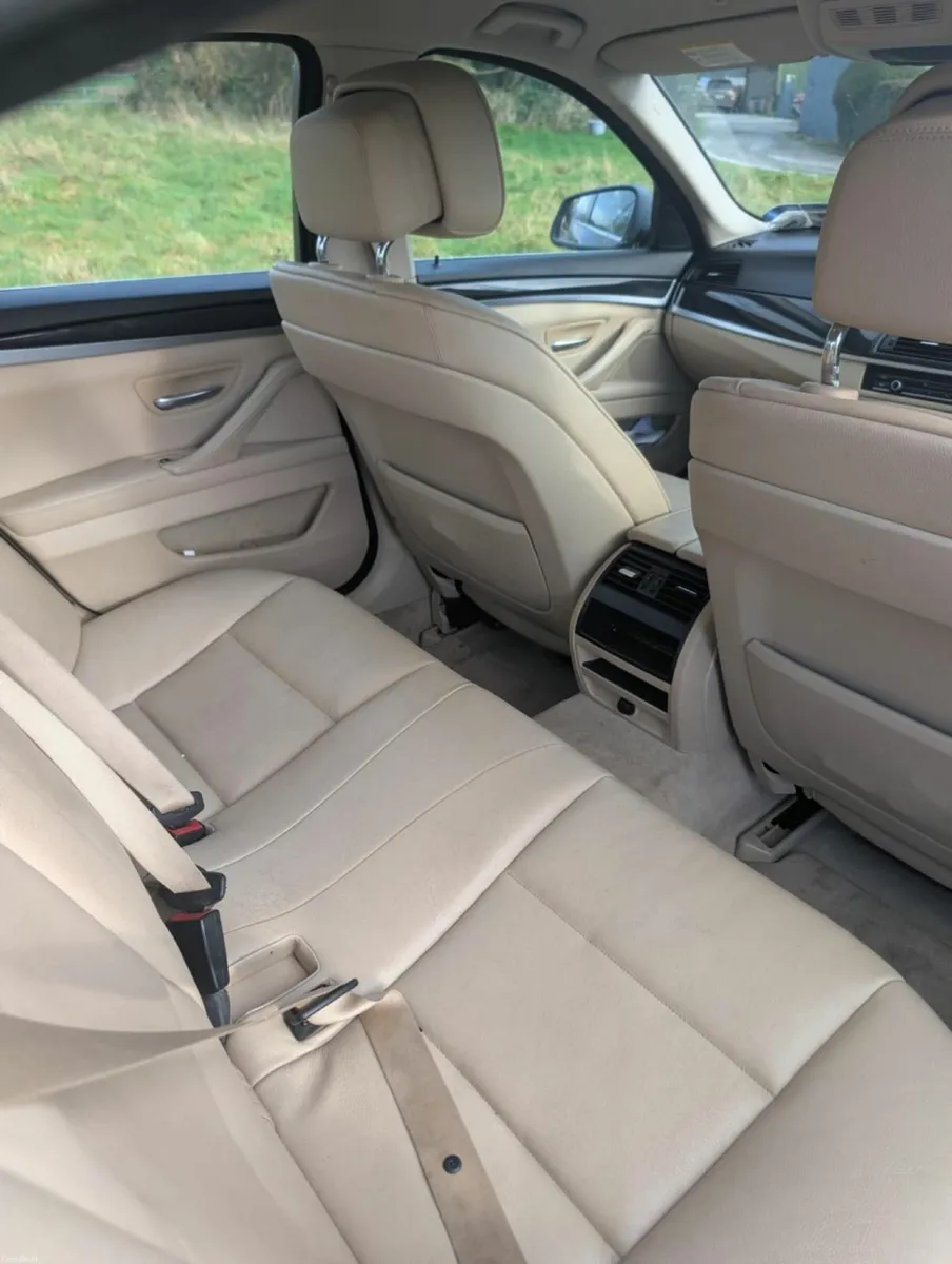 BMW 5-Series 2012 - Image 2