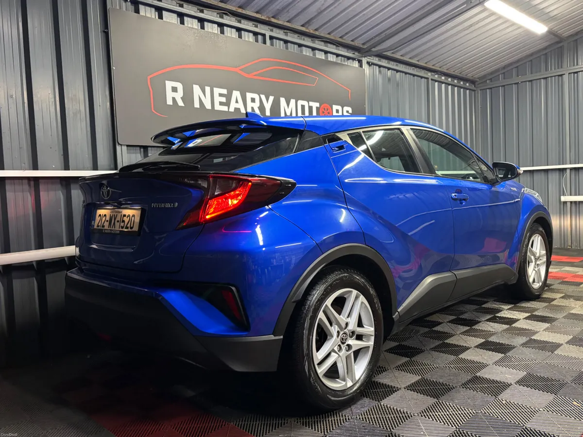 2021 212 Toyota C-HR 1.8 HYBRID LUNA Automatic - Image 3