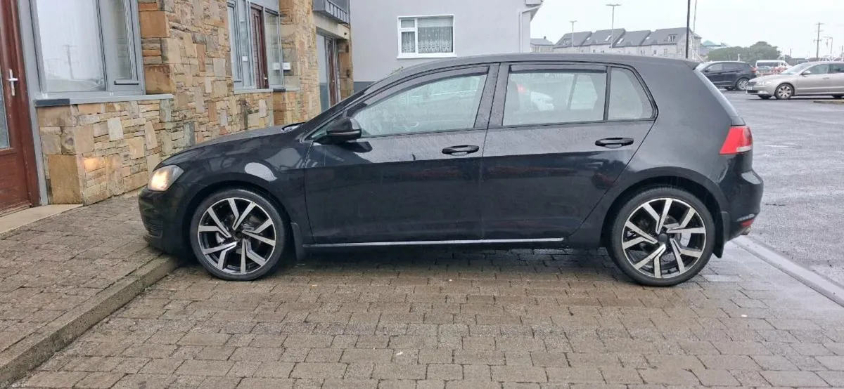 2014 Volkswagen Golf - Image 3