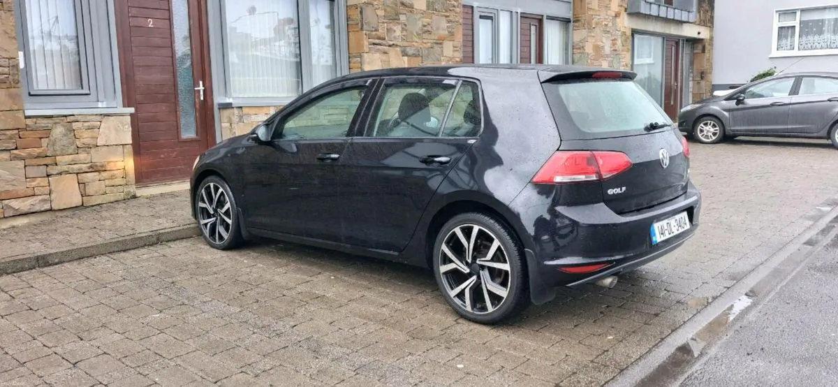 2014 Volkswagen Golf - Image 1