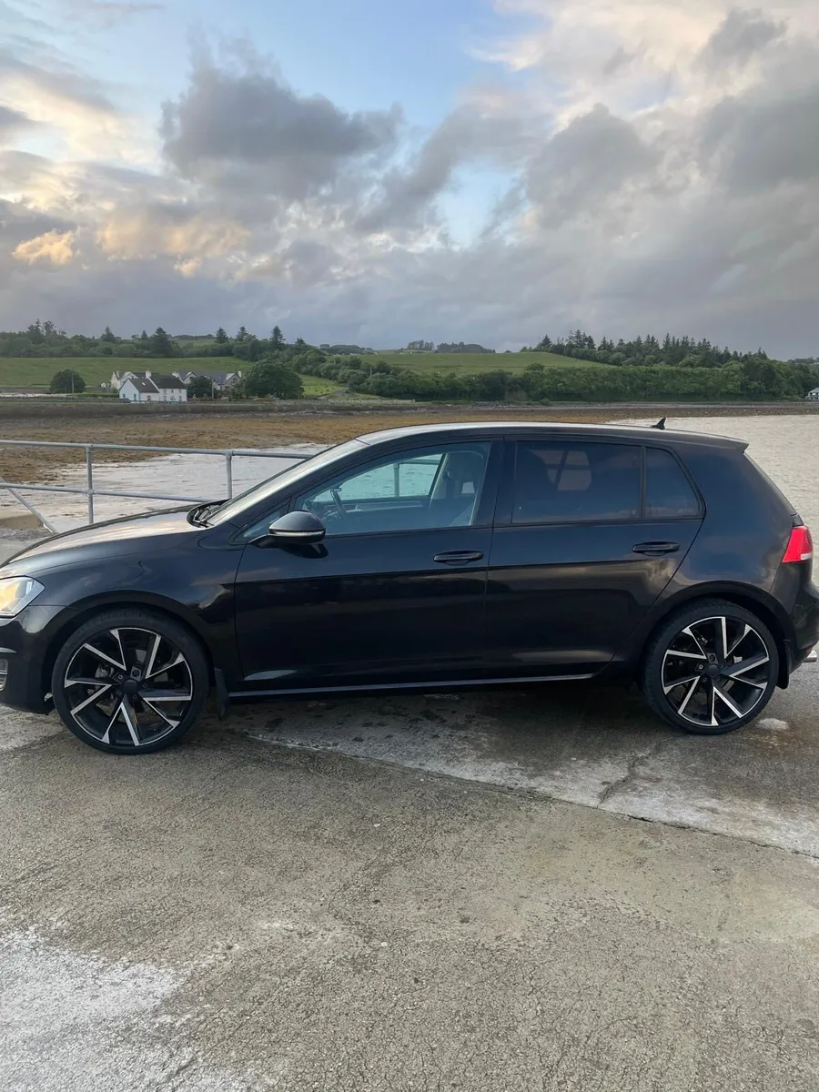 Volkswagen Golf 1.6 TDI Match Edition Bluemotion - Image 3