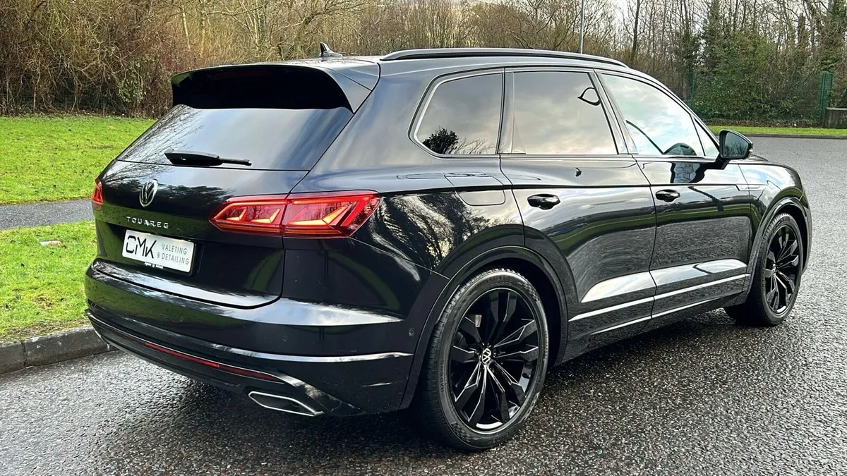 2021 Volkswagen Touareg 3.0 4motion Black Edition - Image 1