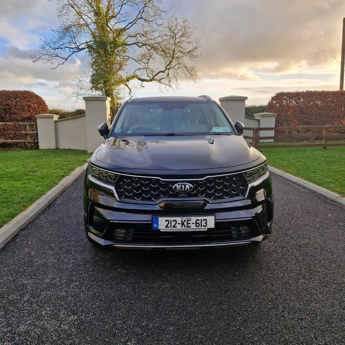 Kia Sorento K4 Plug in Hybrid 4x4 Panoramic Roof - Image 4