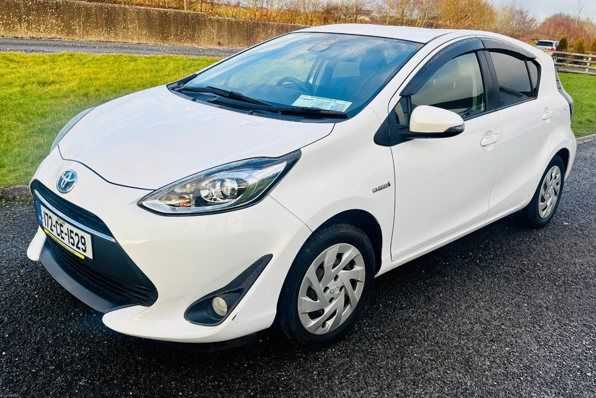 Toyota Aqua 2017 Automatic HYBRID - Image 3