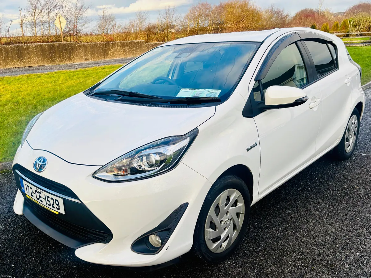 Toyota Aqua 2017 Automatic HYBRID - Image 4