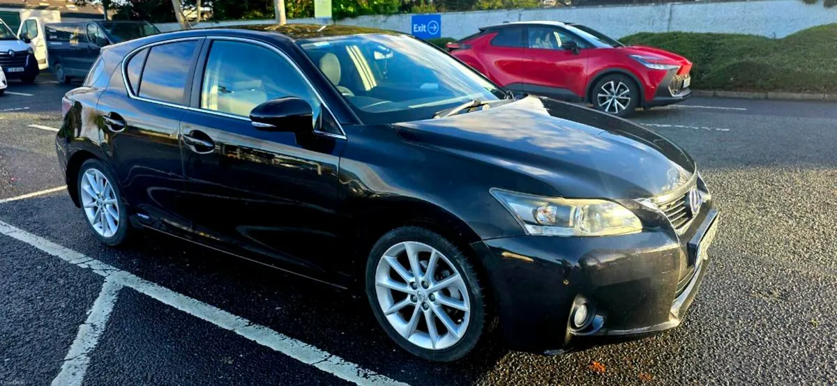 Lexus CT 200H Automatic, 2012 - Image 2