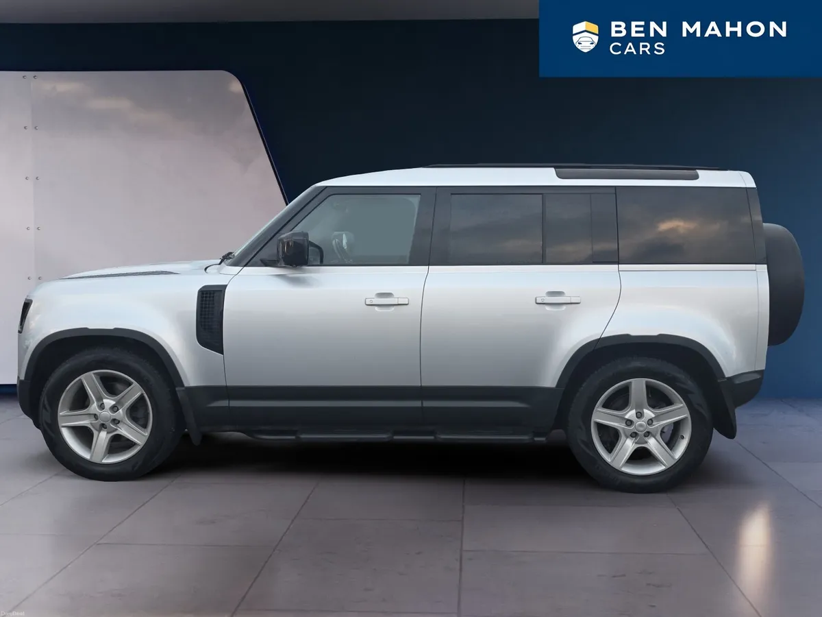 Land Rover Discovery Commercial - Image 2