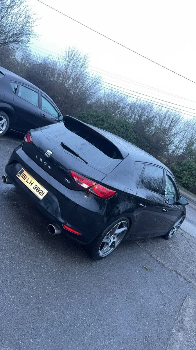 Seat Leon 2015 - Image 1