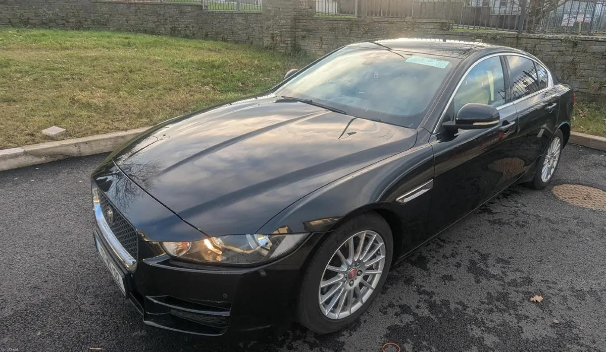 Jaguar XE Prestige 2017 - Image 1