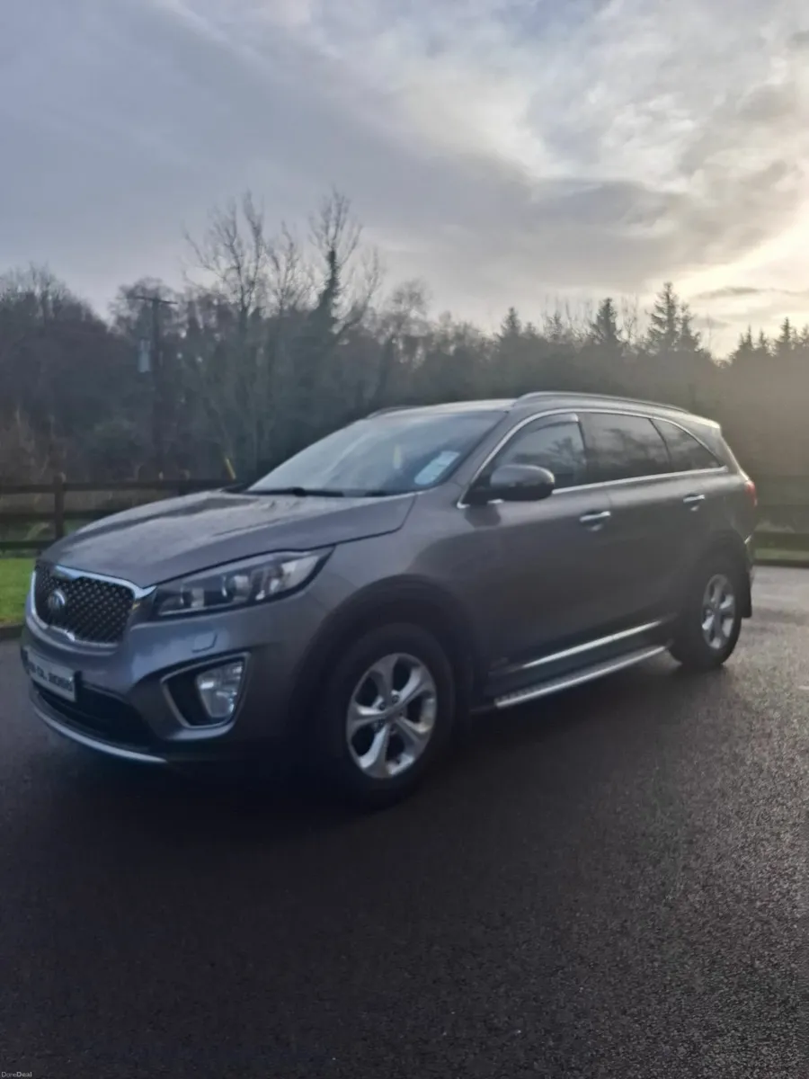 2015 Kia Sorento 7 seater - Image 3