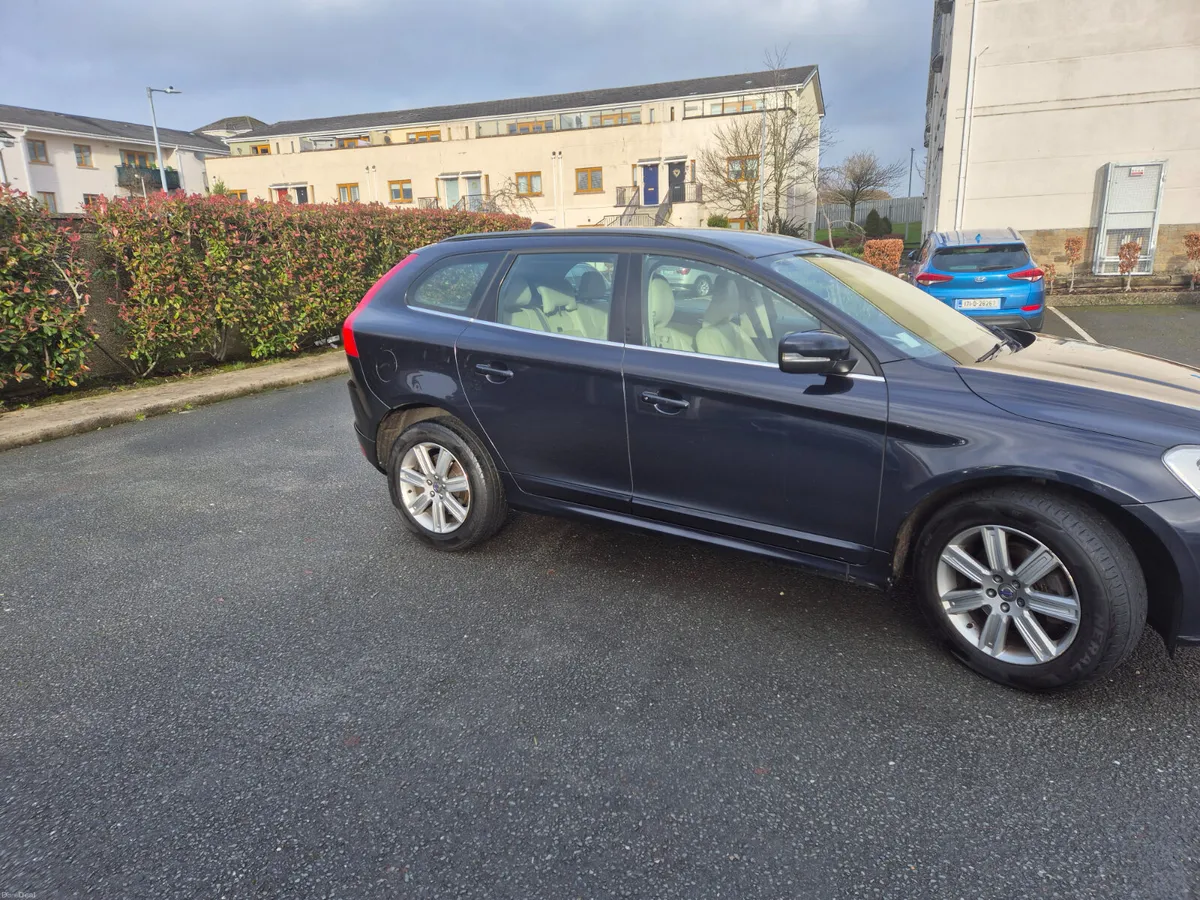Volvo XC60 2017. Diesel D4 Auto. New Timing Belt. - Image 4