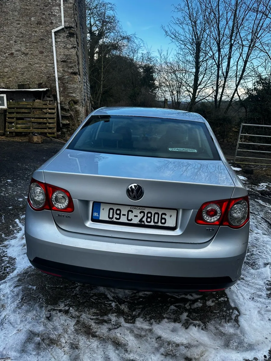 Volkswagen Jetta - Image 4