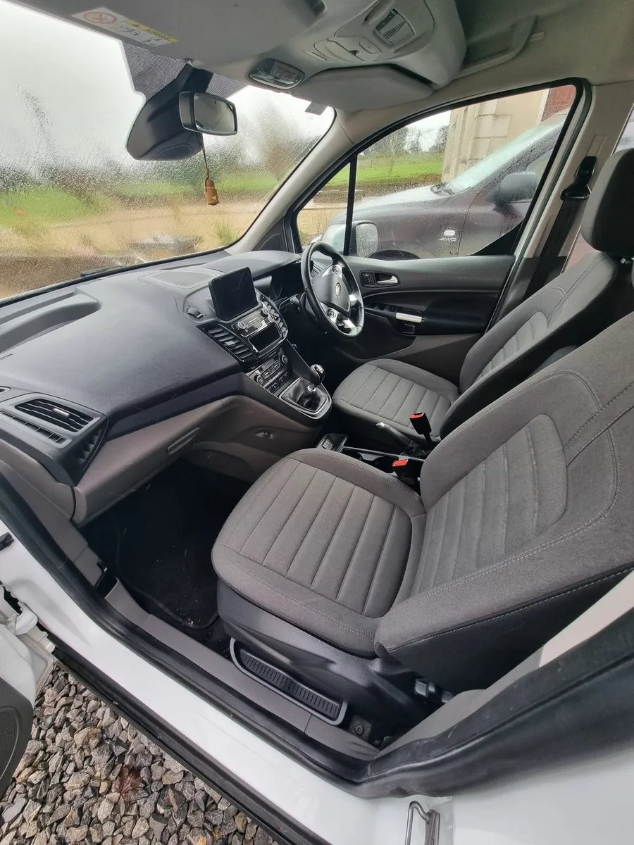 Ford Tourneo Connect 2021 - Image 4