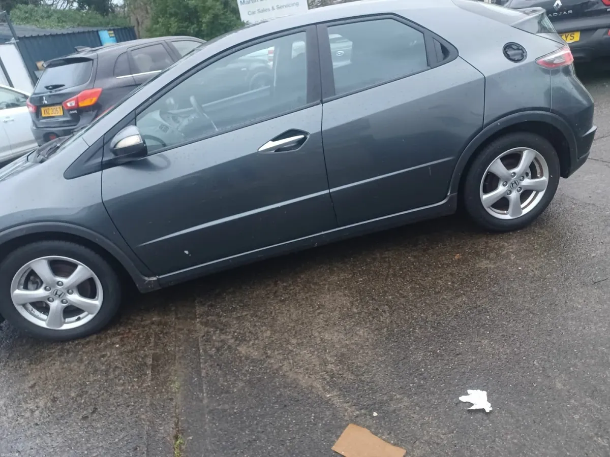 Honda Civic 2010 - Image 3