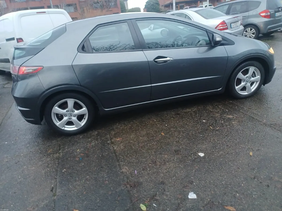 Honda Civic 2010 - Image 4