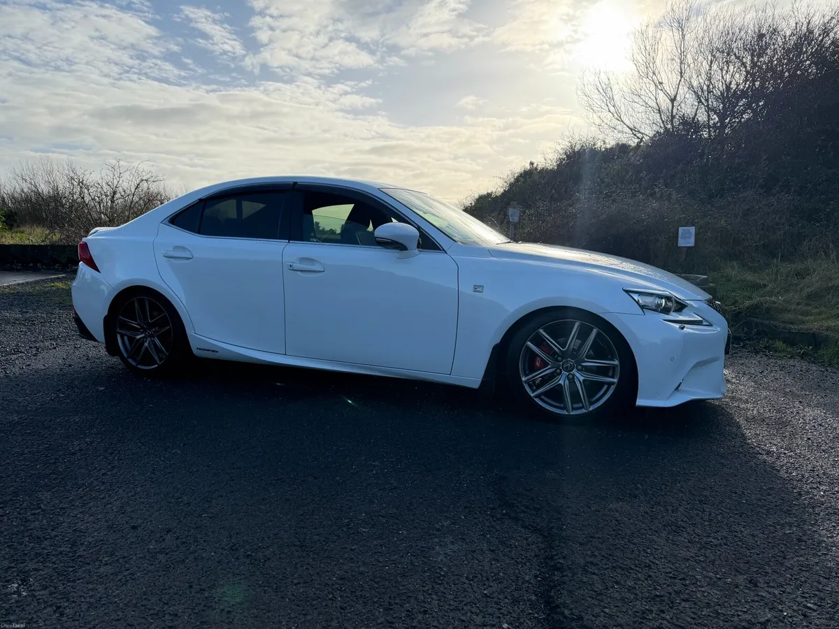 2015 Lexus IS300H F Sport - Image 2