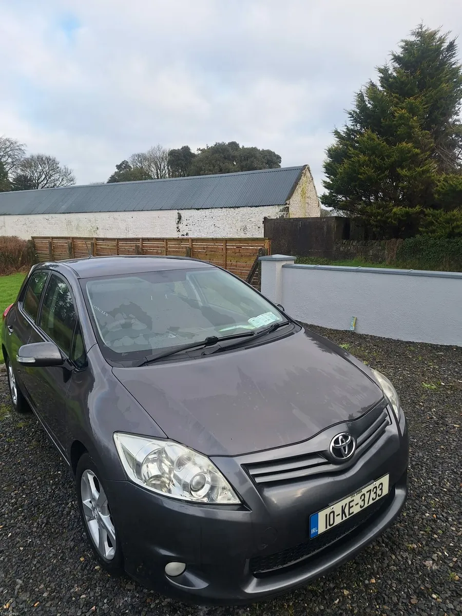 2010 toyota auris - Image 1