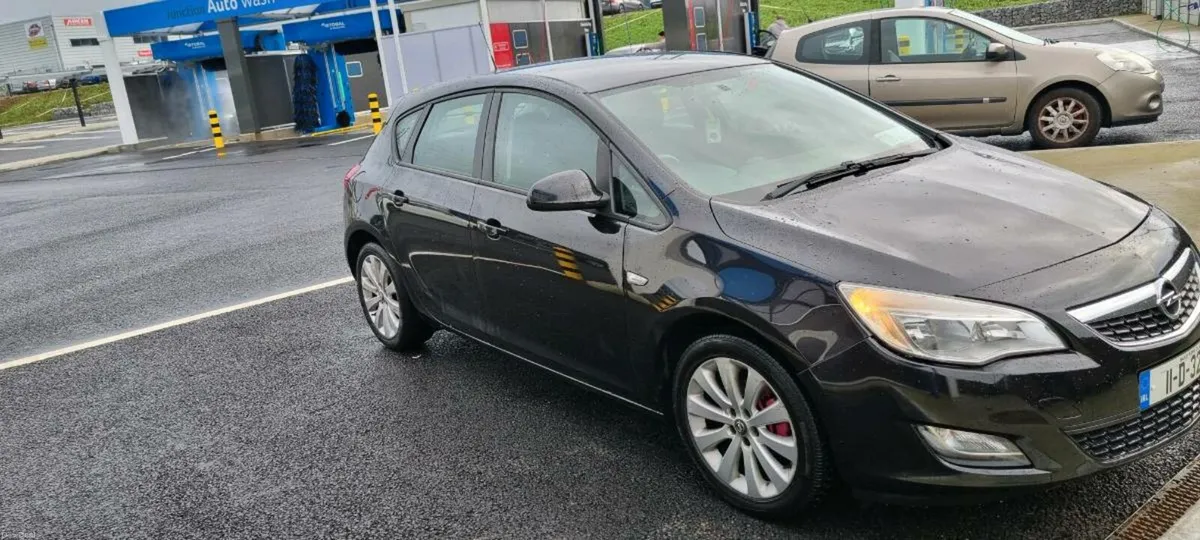 Opel Astra S Diesel Black 1.2L - Image 1