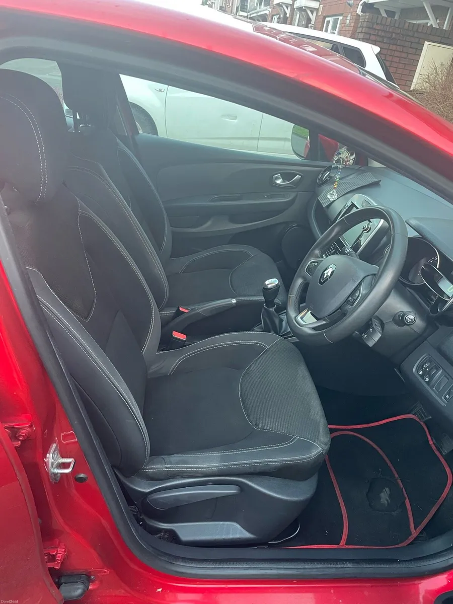 Renault Clio 2019 - Image 2