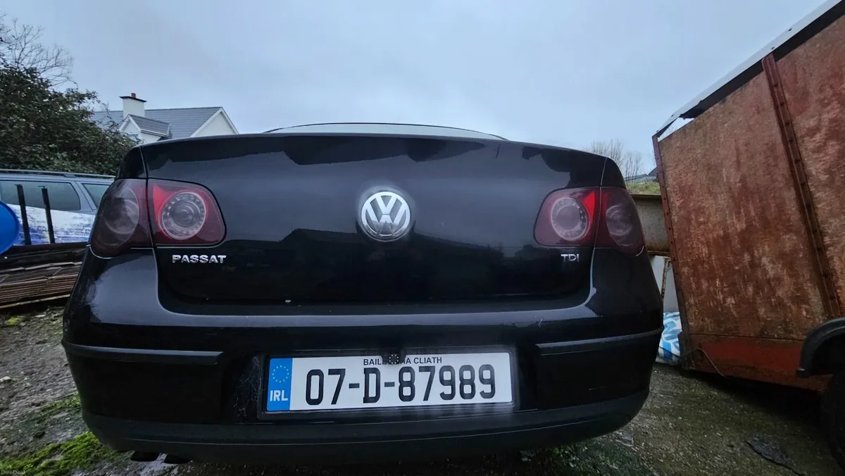 Volkswagen Passat 2007 - Image 2