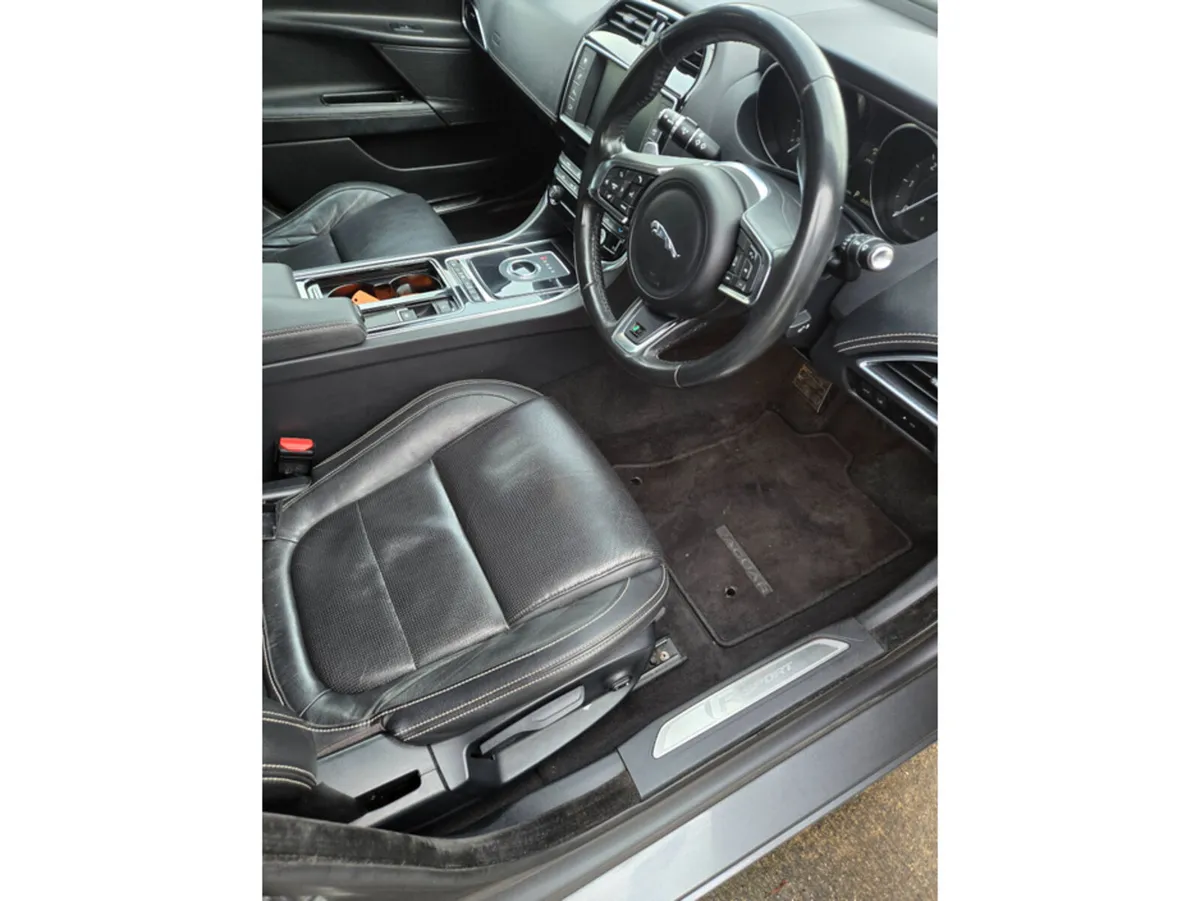 Jaguar XE 2.0 D R-SPORT 180PS 4DR AUTOMATIC VERY N - Image 1