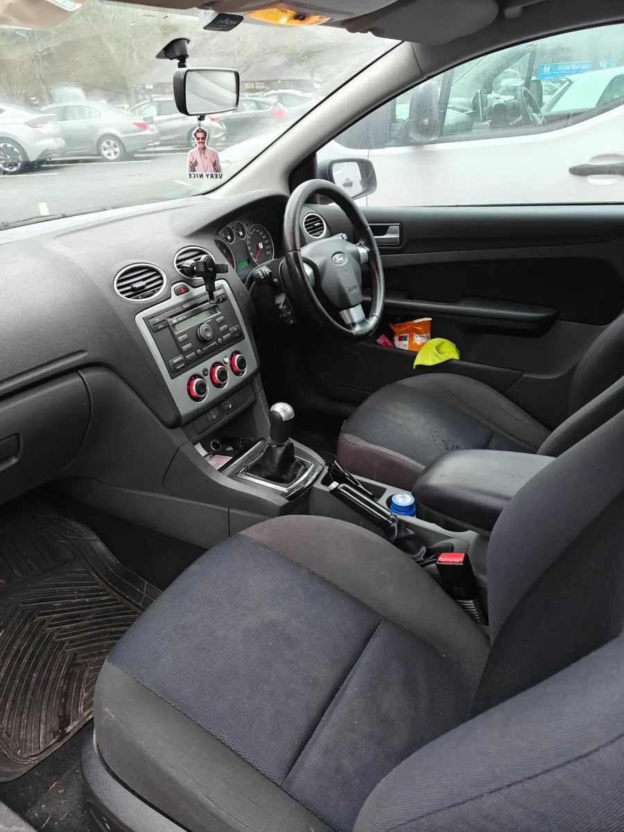 Ford Focus 2005 - Image 2