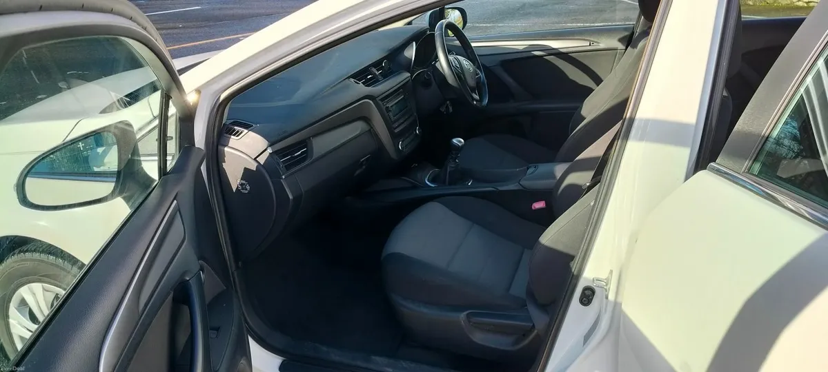 Toyota Avensis 2015 NCT 27.01.2027 - Image 3