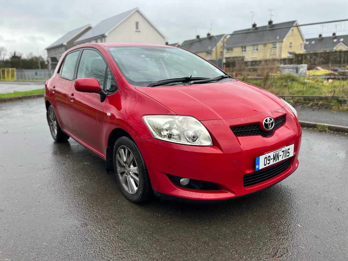 Toyota auris 2.0 diesel - Image 1