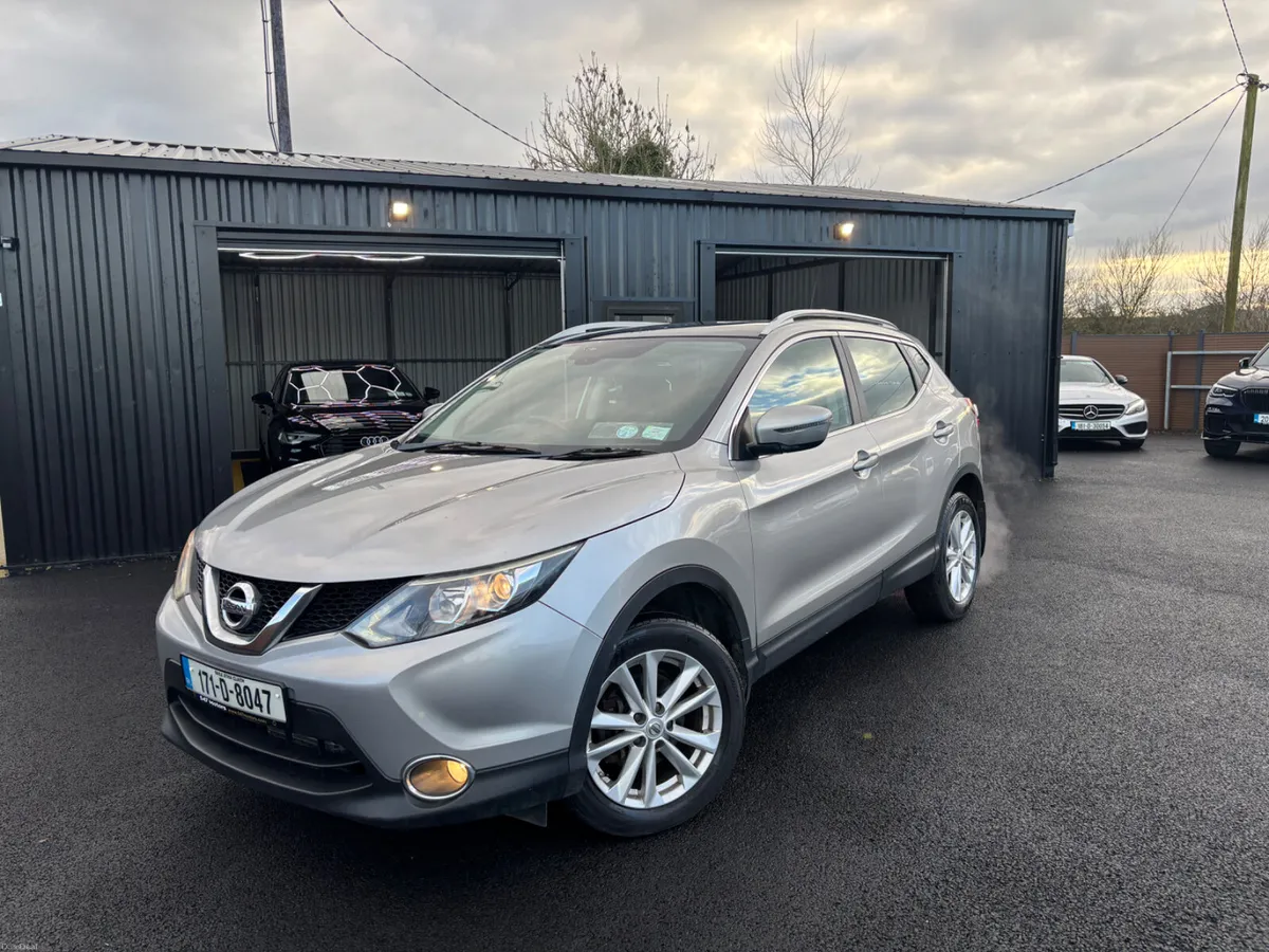 Nissan Qashqai 2017 1.2 Petrol Auto Pan Roof! - Image 2