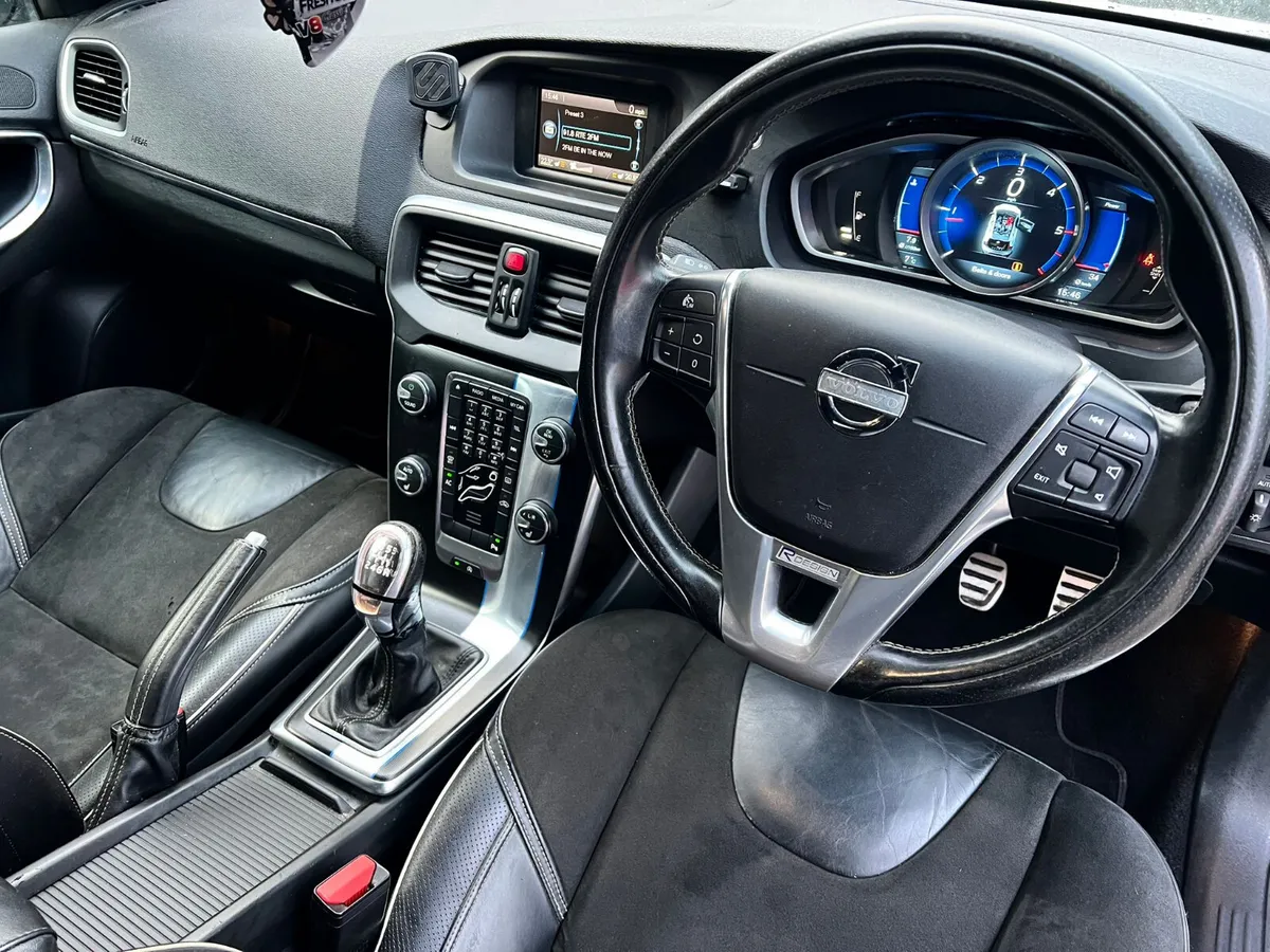 Volvo V40 2013 2.0 Diesel R-Design new nct 10/26 - Image 3