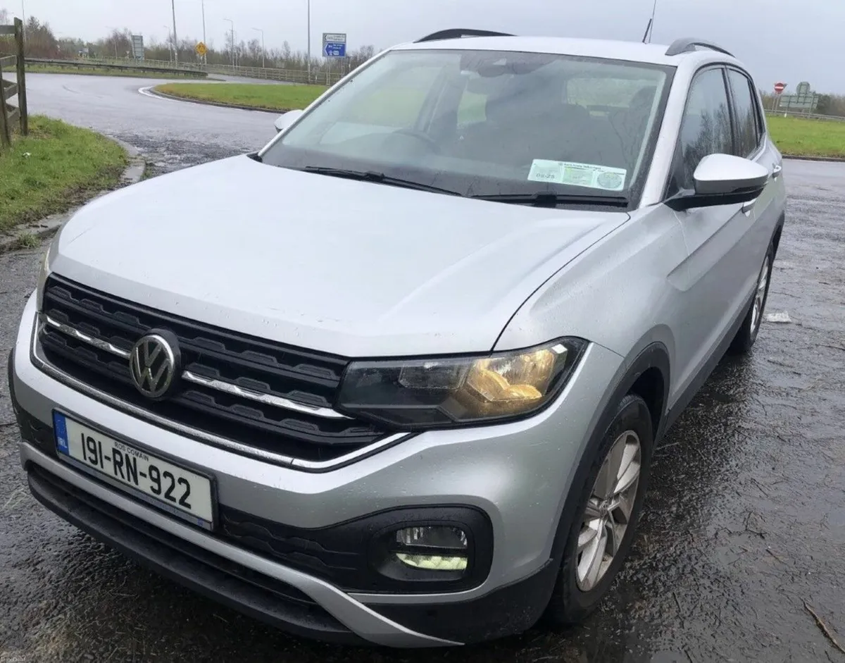 2019 Volkswagen T-CROSS LIFE 1.0 TSI 95HP Petrol - Image 2