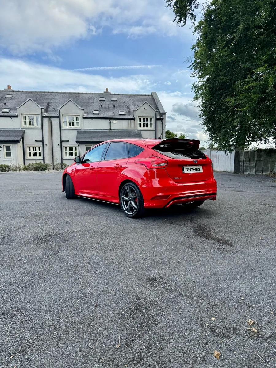 2017 Ford Focus ST Line *With Ford Warranty* - Image 3