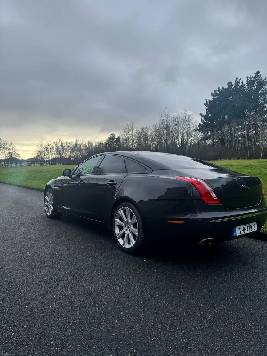 Jaguar XJ - Image 3