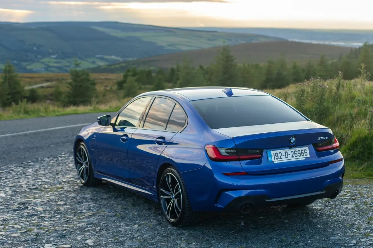 BMW 3 Series 330e M Sport, Shadowline,BMW Warranty - Image 4