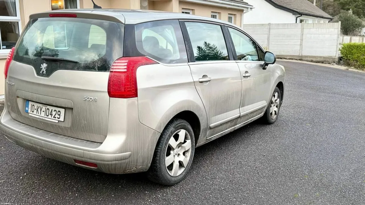 Peugeot 5008 2010 - Image 4
