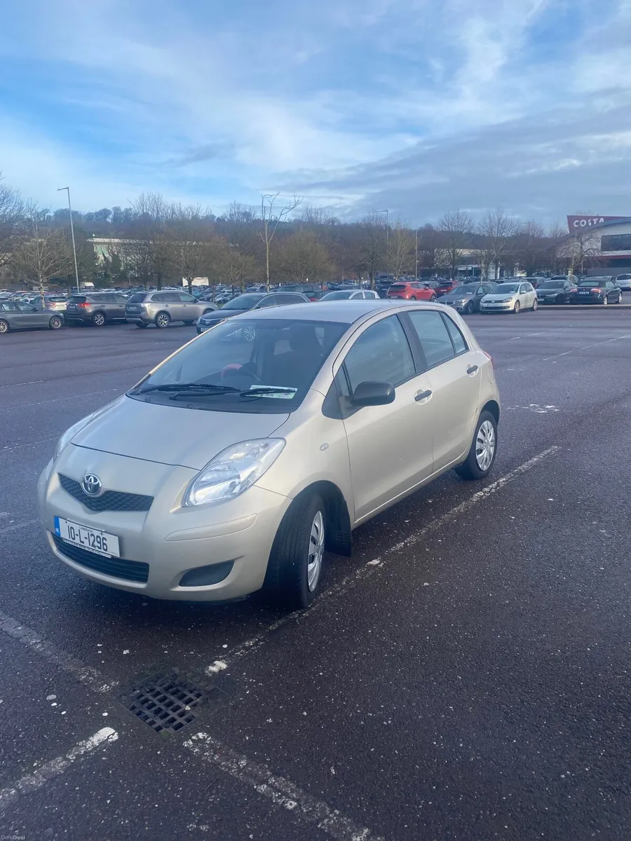 Toyota Yaris 2010 - Image 2